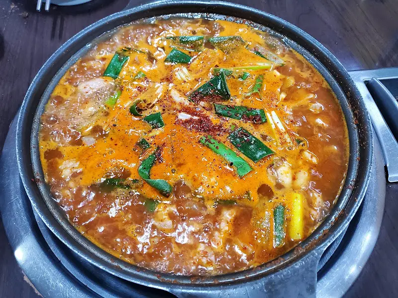 보글보글 끓는 돈사태전골