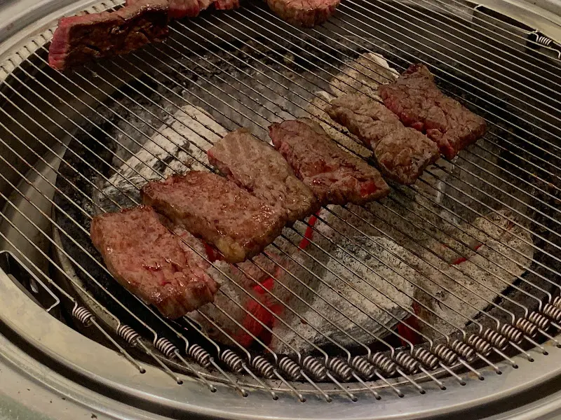 이화정육식당 실내