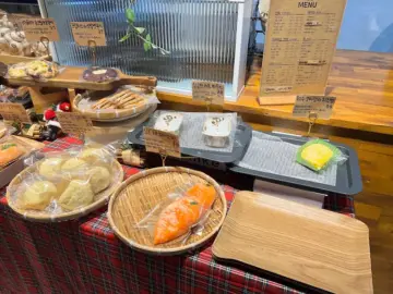 신흥동 골목길 숨은 보석, 지은집에서 만나는 따뜻한 디저트와 향긋한 커피 한 잔의 여유 – 성남 베이커리 맛집 탐방