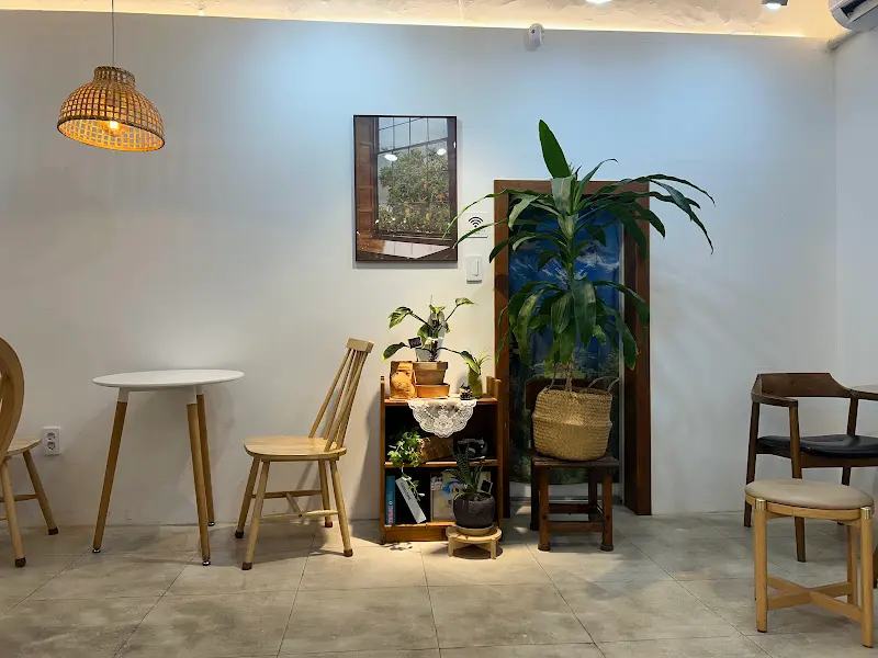 카페 내부 인테리어