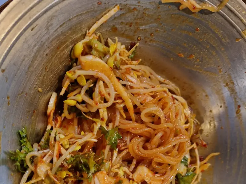 채소가 듬뿍 들어간 쫄면