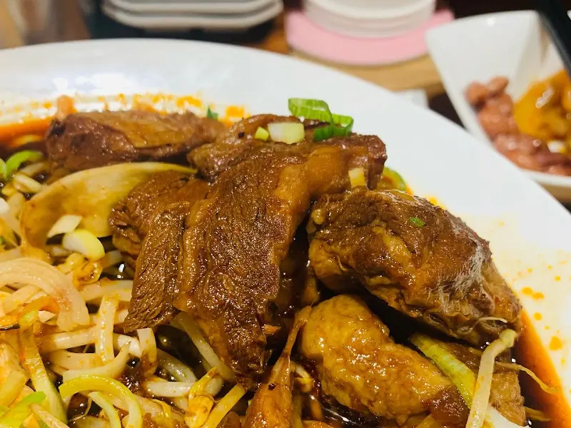 기린면방 우육탕면과 짜사이