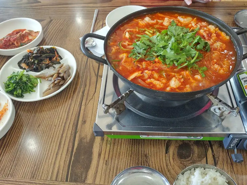 푸짐한 곱창전골