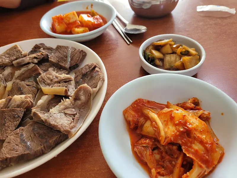 수육과 김치, 깍두기