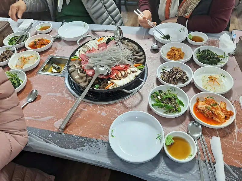 버섯전골 한 상 차림