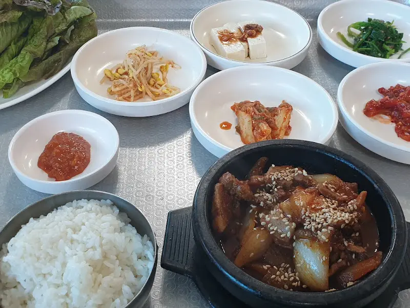 오리불고기 한 상 차림