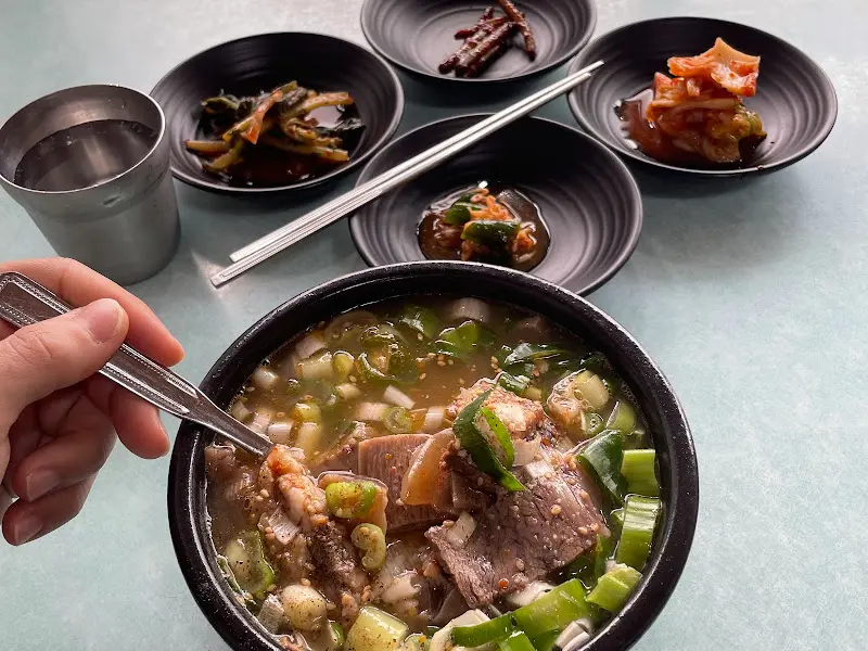 소머리국밥과 밑반찬