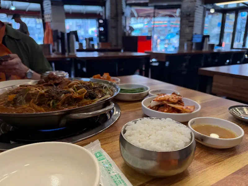 형제들감자탕 테이블 세팅