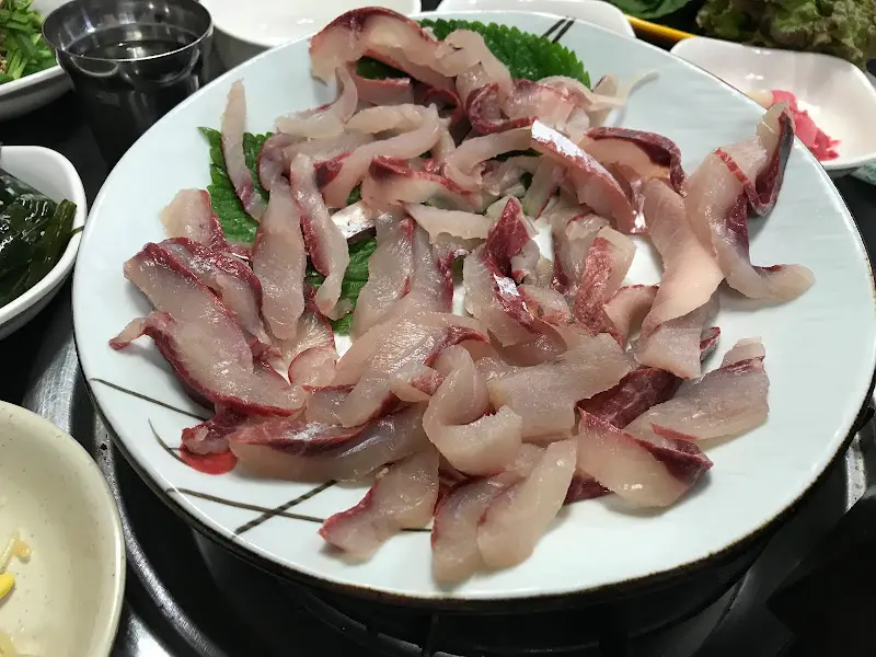 탱글탱글한 회 한 점