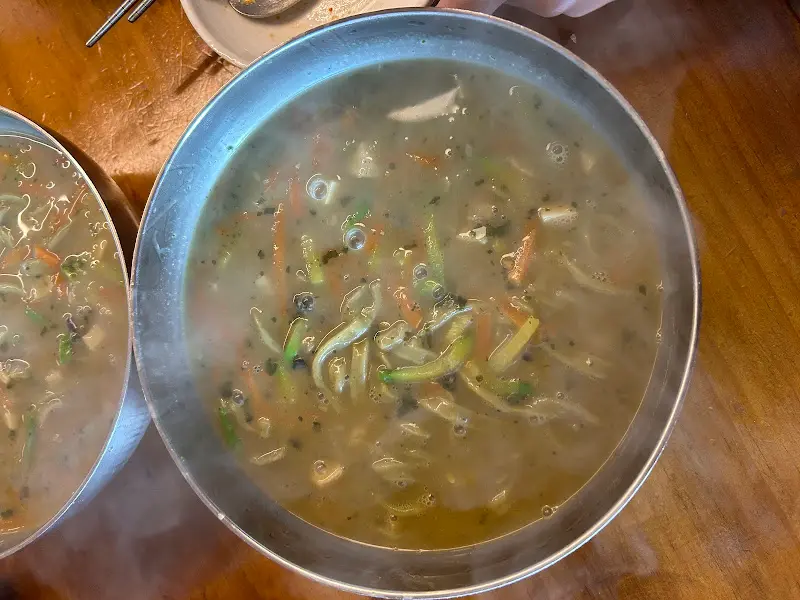 푸짐한 보말칼국수 한 그릇
