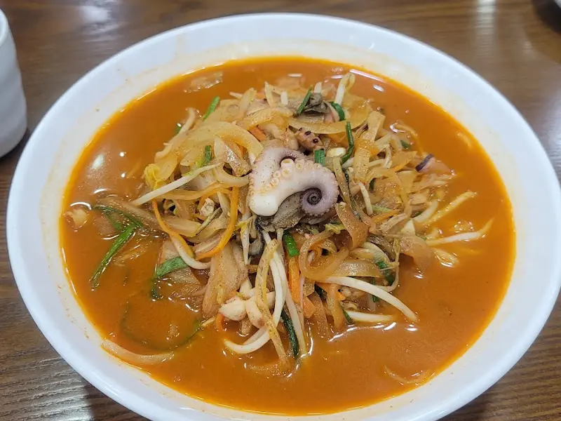 해산물이 듬뿍 들어간 짬뽕