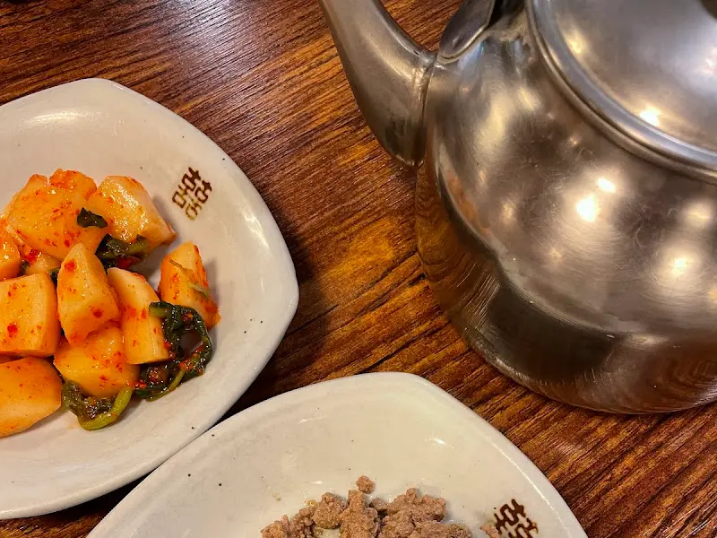 돌솥밥과 함께 나오는 숭늉 주전자