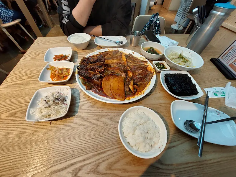 어부네 코다리조림 건물 외관