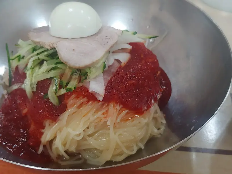 밀면 클로즈업 샷