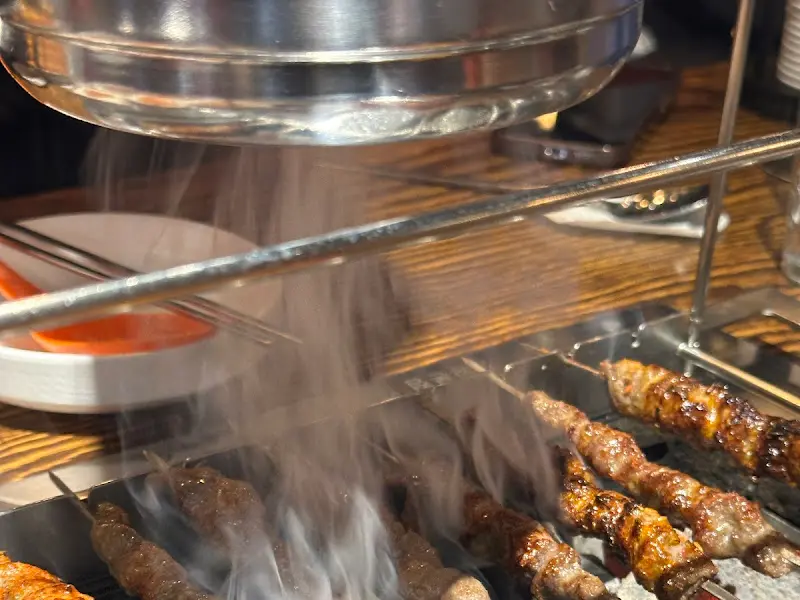 양꼬치 굽는 모습
