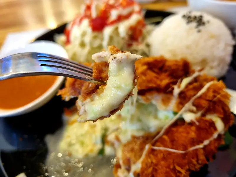 망치돈까스 단면