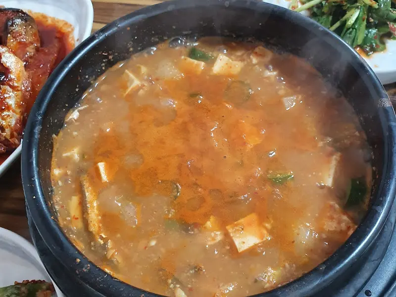 보글보글 끓는 된장찌개
