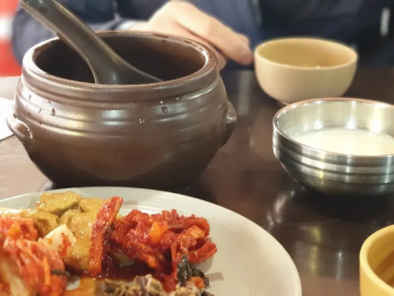 두부전골과 밑반찬