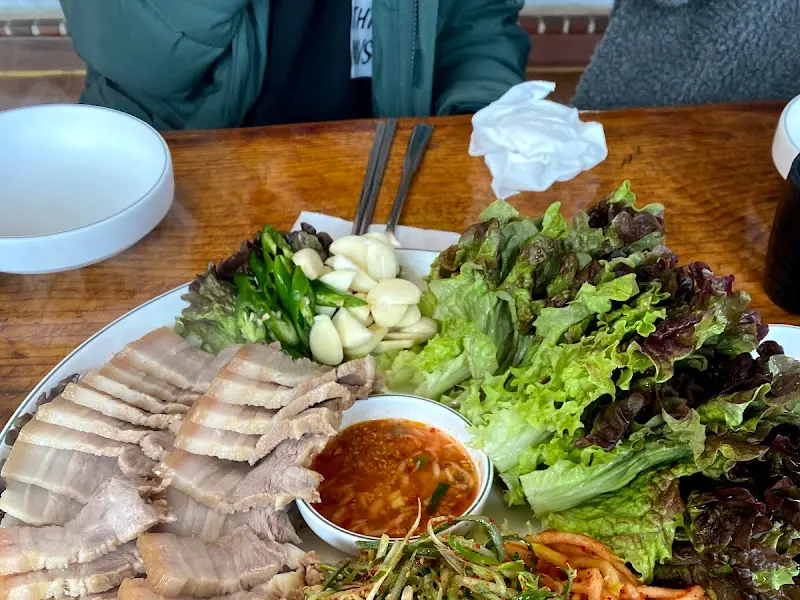 편육 한 상 차림