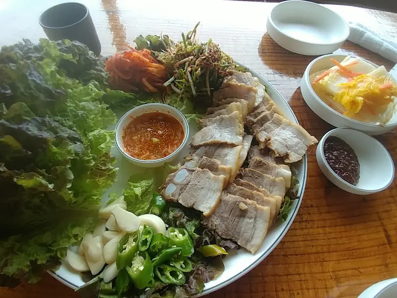 편육 한 상차림