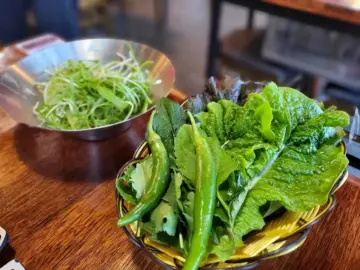 애월, 흑돼지의 정수를 만나다: 고깃간에서 발견한 제주 맛집의 진실