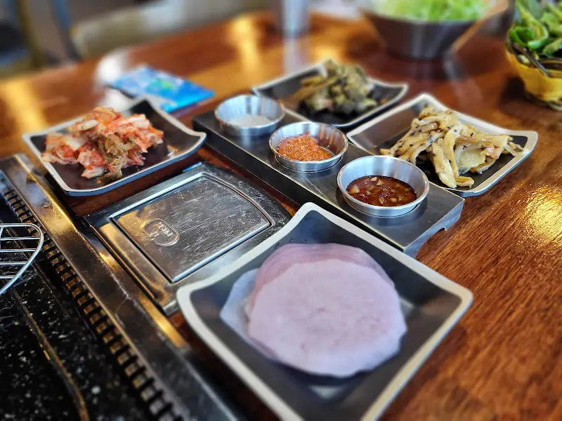 정갈하게 차려진 한 상