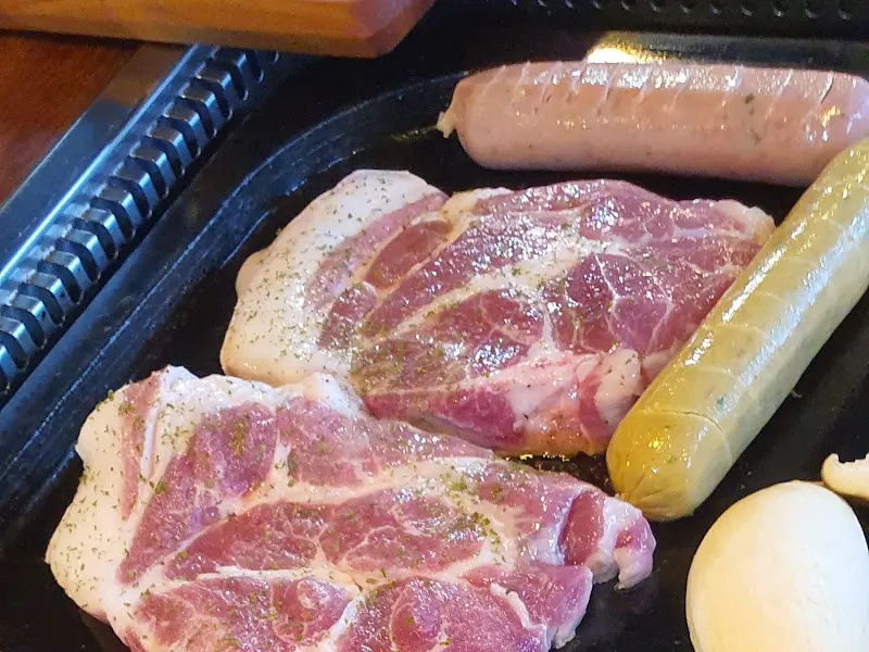 불판 위의 흑돼지