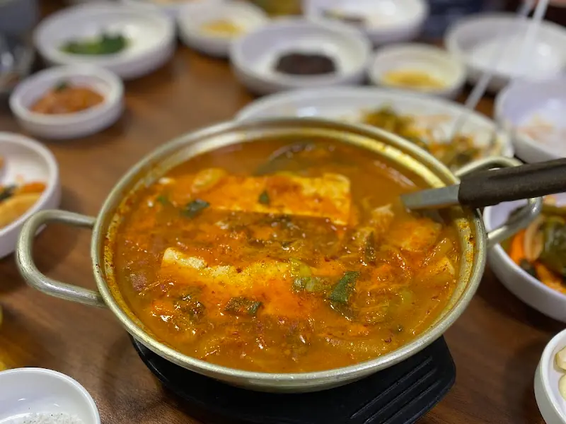 얼큰 칼칼한 김치찌개