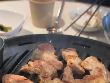 영등포 데이트 명소, 항정사이에서 맛보는 개화기 시대의 풍미와 정통 돼지 구이의 밸런스