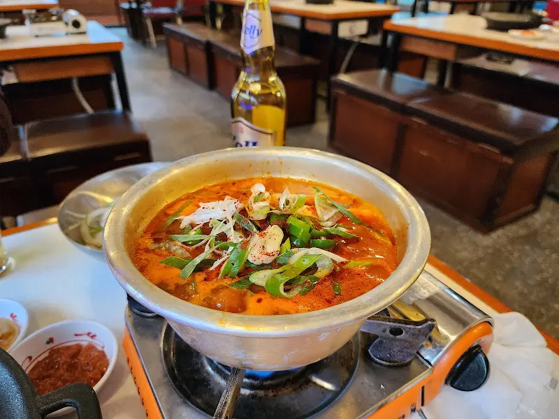 보글보글 끓는 김치찌개