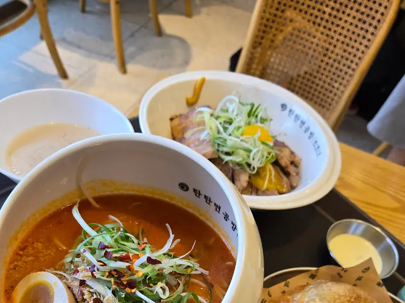 탄탄면과 차슈덮밥