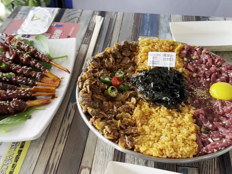 연희네포차 육꼬비와 낙지호롱구이 한상차림