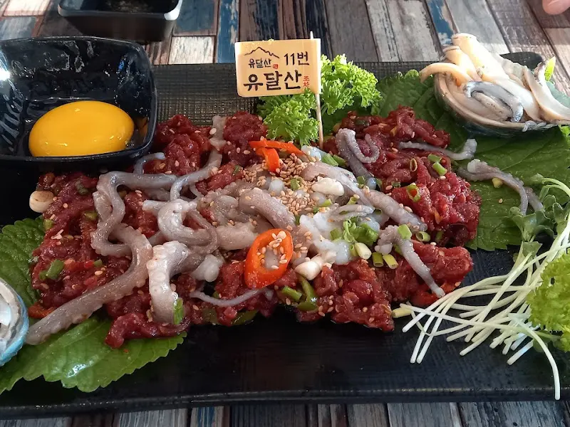 연희네포차 육회탕탕이