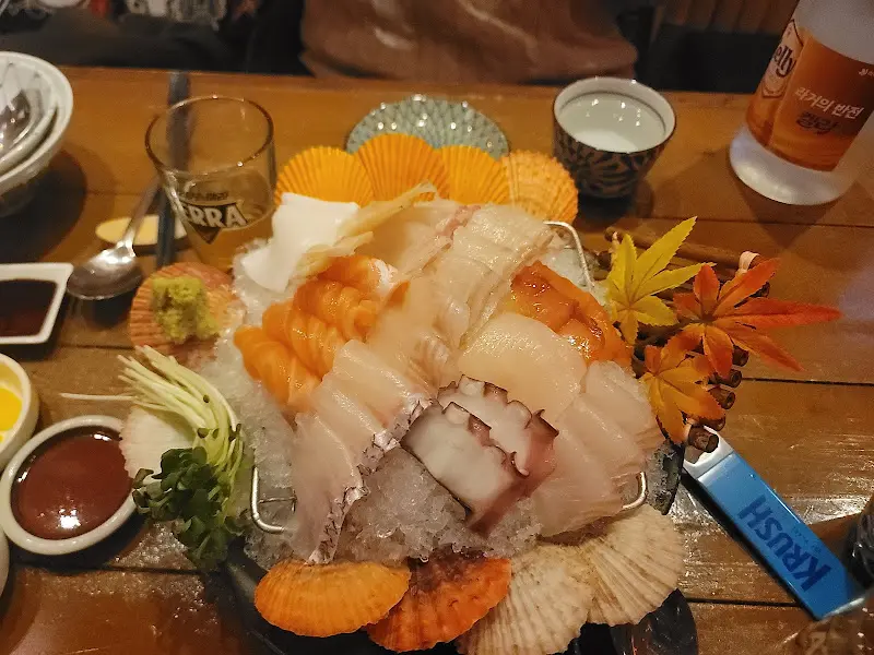 신선한 모듬 사시미