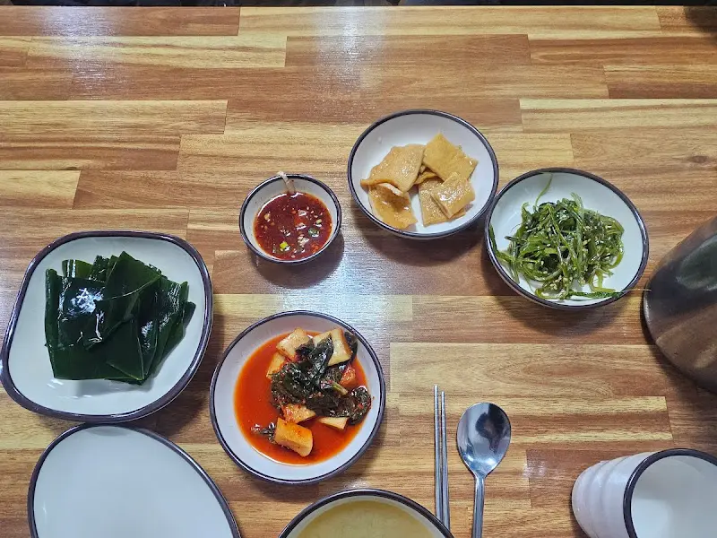 다양한 밑반찬들