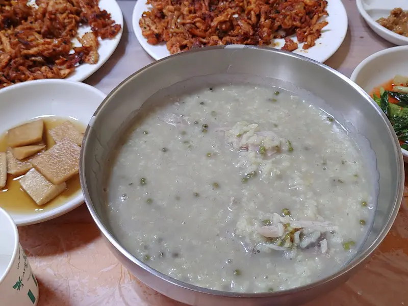 닭불고기와 녹두닭백숙