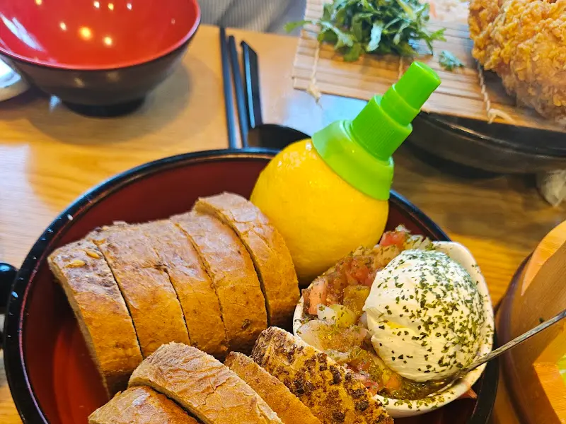 빠네 샐러드 구성