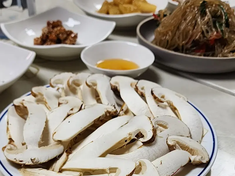 송이버섯 한 상 차림