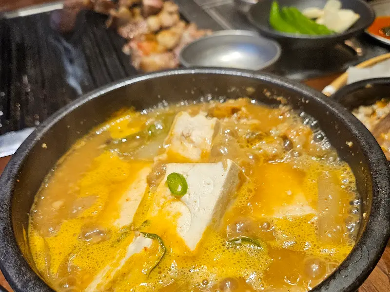 깊은 맛이 일품인 된장찌개