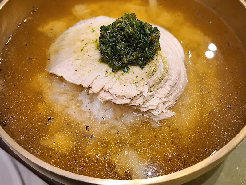 돼지곰탕 근접샷