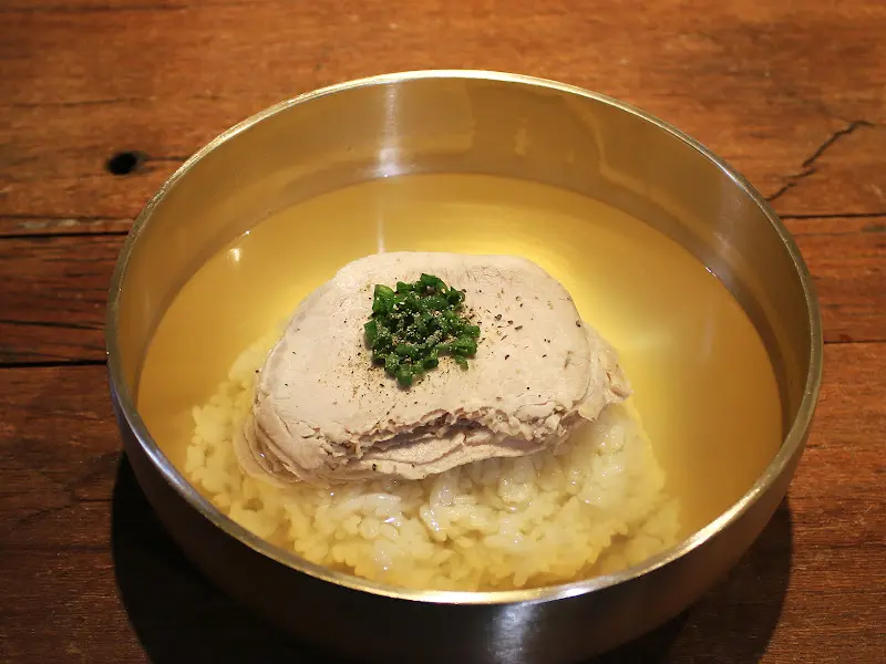 깔끔한 돼지곰탕