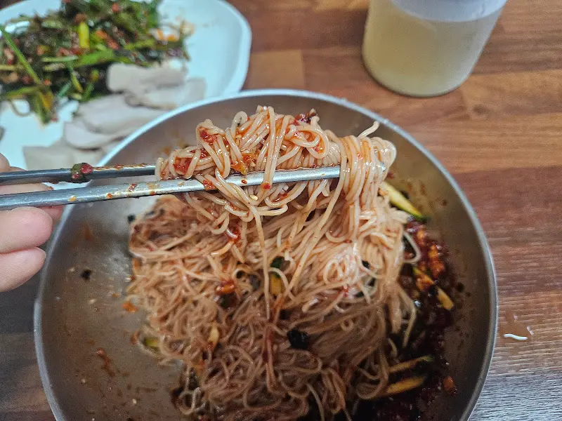 비빔 막국수 면발