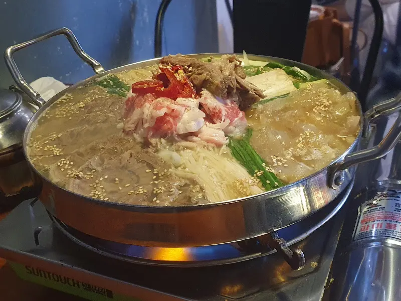 다 익어 먹음직스러운 스지 모듬 전골