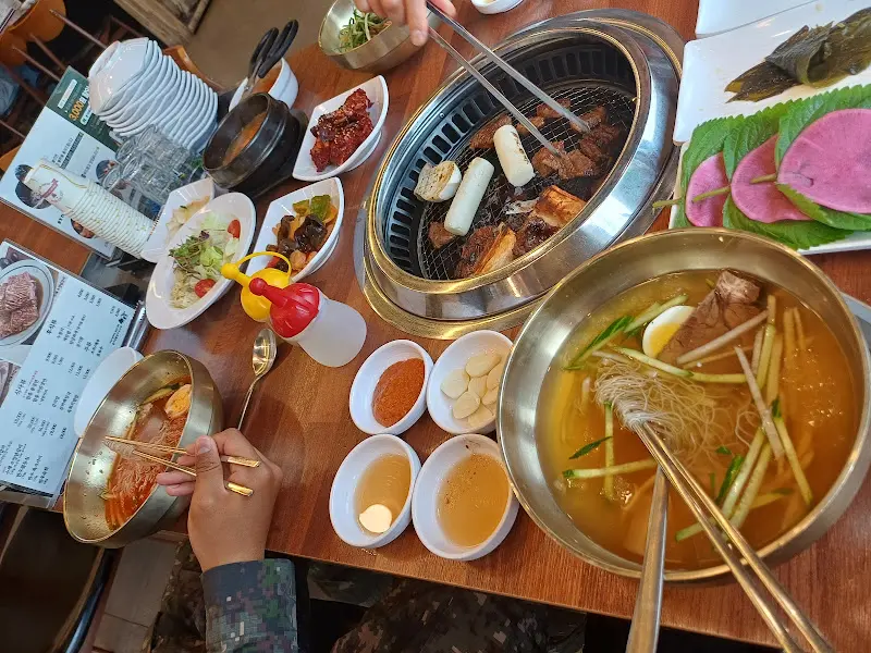 솔가 숯불갈비 전체 상차림