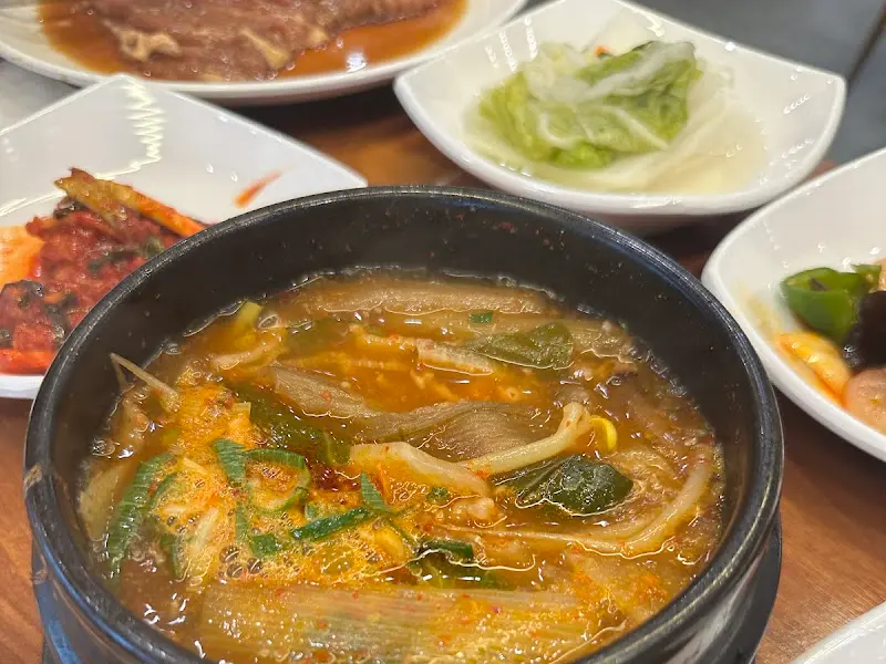 솔가 숯불갈비 내부 인테리어