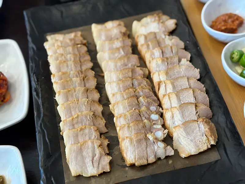 윤기가 좔좔 흐르는 보쌈