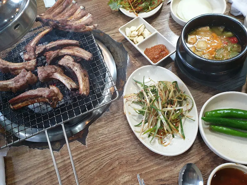 등갈비와 곁들임