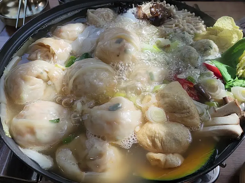 만두전골의 푸짐한 비주얼