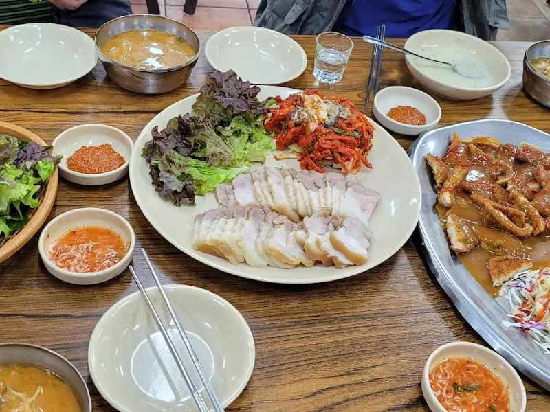 뽀빠이 기사식당 내부