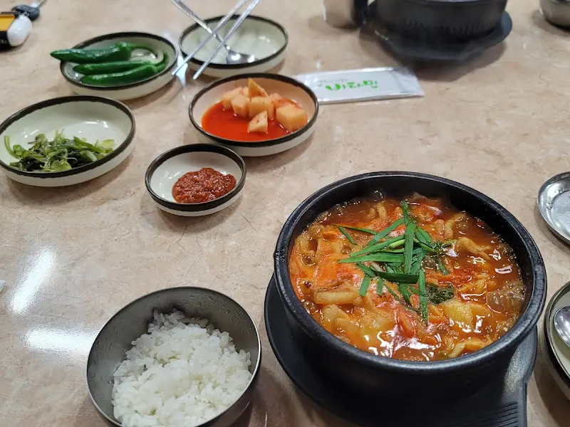 어탕 수제비와 밥